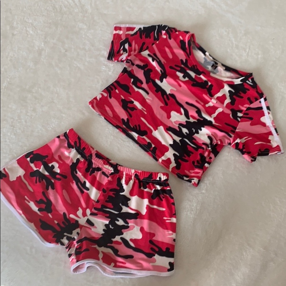 Set - Shorts and Crop Top Athletics